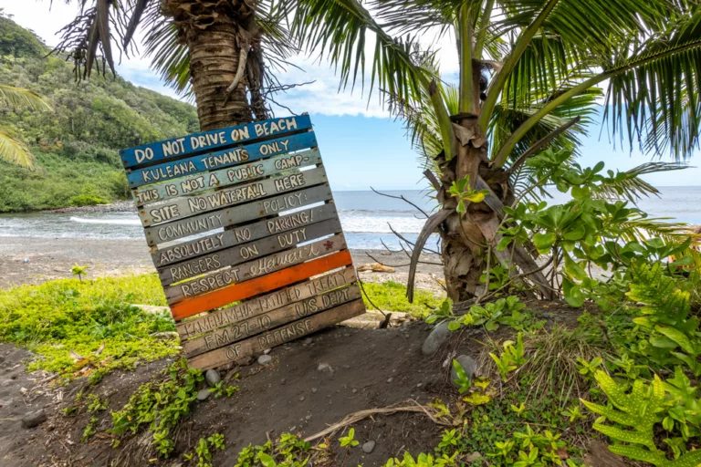 Honomanu Bay Beach Sign